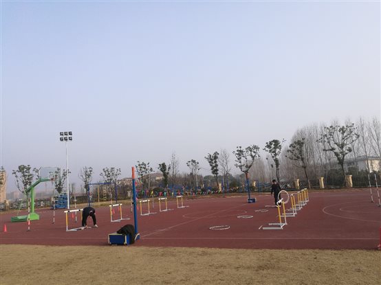 C:\Users\LM\Desktop\HKA\考前减压游戏\准备场地1.jpg